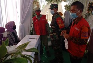 Serda Edwin bersama tim Gugus Himbauan Masyarakat