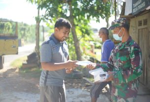 Bagi Masker Gratis Wujudkan Kemanunggalan TNI dan Rakyat