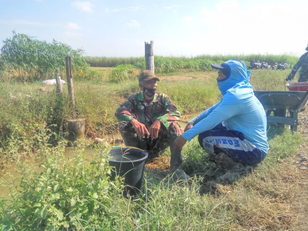 Adu Mbako, Bukti Kedekatan Satgas TMMD 111 Dengan Masyarakat.