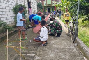 Anak-anak Desa Tamansari Mampu Membuat Layang-layang Naga