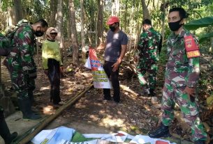 Anggota TNI Dan Warga Antusias Untuk Penyiapan Upacara Pembukaan TMMD Ke 111 kodim 0718/Pati