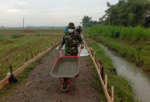 Angkong Gerobak Mini Jadi Andalan di TMMD Pati