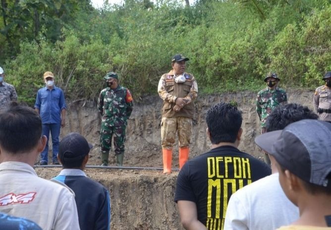 Arahan Bupati Bone Ajak Warga Sukseskan TMMD