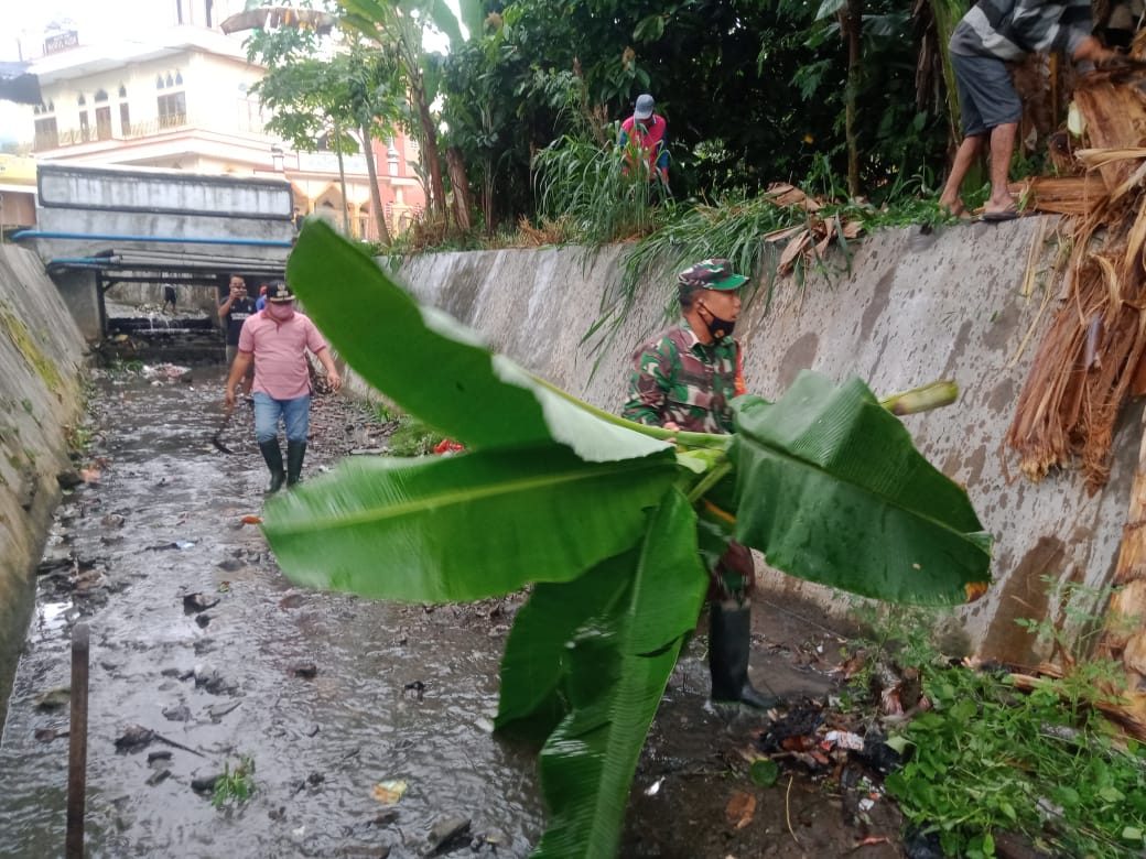 Babinsa Koramil 410-03/TBU Grebek Sungai