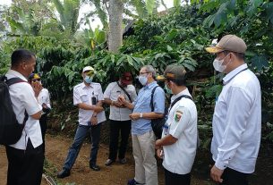 Balitbangtan Kementerian Pertanian Cek Calon Lokasi I-CARE di Kabupaten Tanggamus