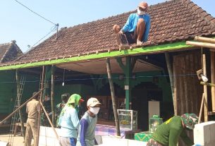 Bongkar Barisan Genteng Biar Aman Yang di Bawah