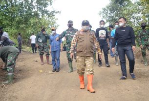 Kodim 1407/Bone,Bupati Bone Bersama Dandim Terjun Kelokasi Melihat Perkembangan TMMD ke 111