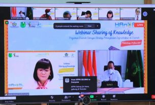 Bupati Dodi Reza Jadi Narasumber Webinar Sharing Knowledge Pinjaman Daerah