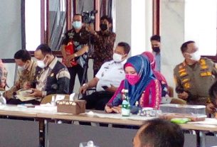 Bupati Tanggamus Hadiri Rapat Koordinasi PPKM Mikro