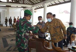 Bupati Tubaba Hadiri Rapat Evaluasi PPKM Provinsi Lampung