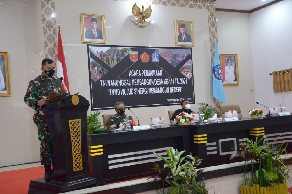 Dandim Membacakan Pertanggungjawaban Anggaran Dasar TMMD ke-111 Tahun 2021 Kodim 1407 Bone