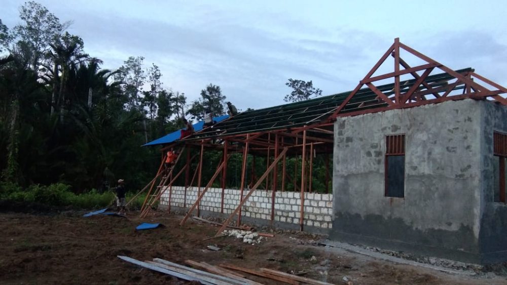 Dengan Penuh Semangat, Warga Kampung Dorba Selalu Nantikan Pekerjaan Baru dalam Pembangunan TMMD