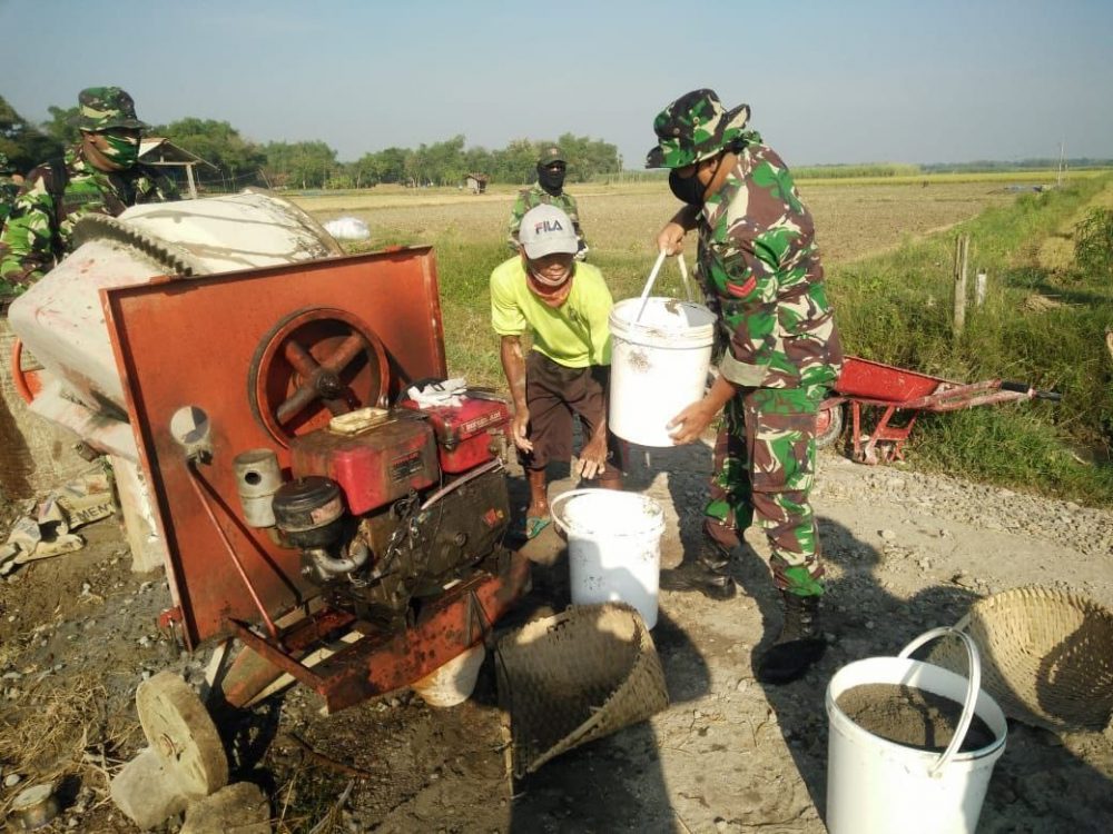 Ember Sangat Bermanfaat Untuk Mengisi Pasir ke Dalam Molen