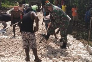 Gotong Royong Wujud Kemanunggalan TNI dan Rakyat