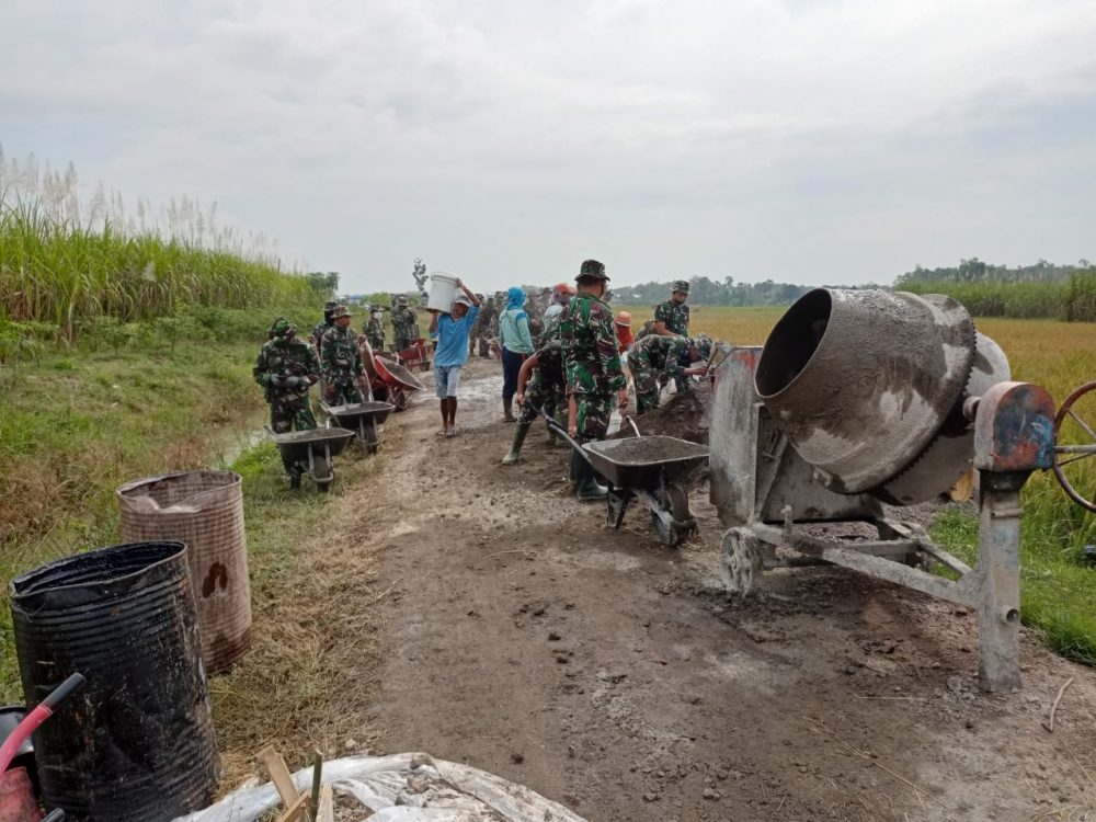 Hiruk Pikuk Jalan Desa Setelah Dilakukan Pembangunan Jalan Pada Program TMMD