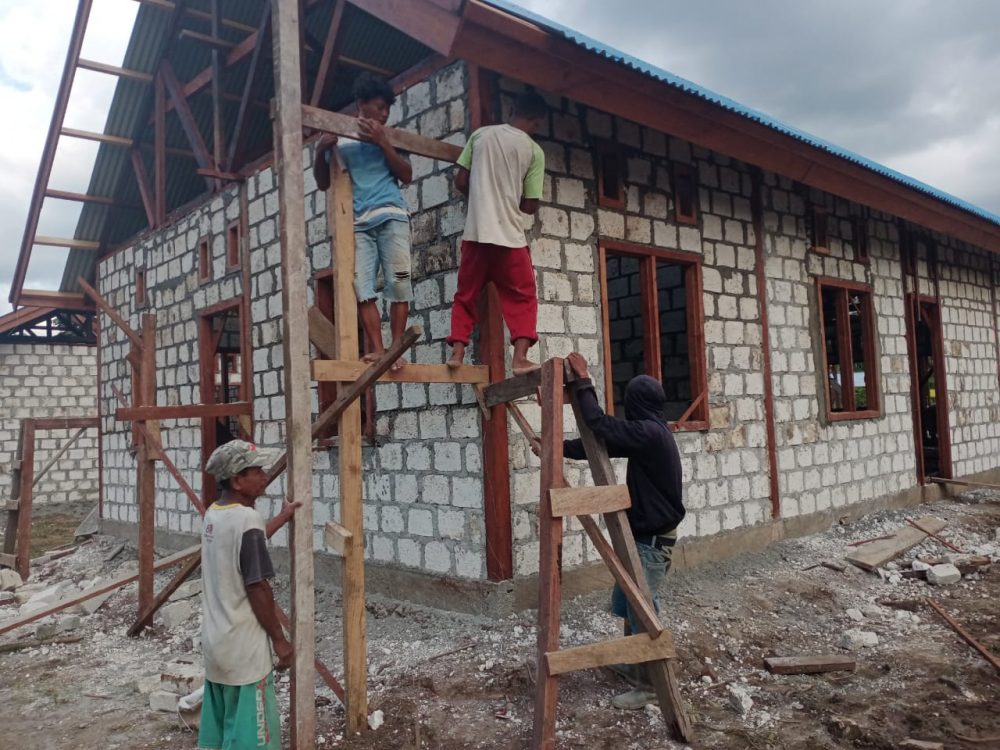 Inisiatif Warga Kampung Dorba Sukseskan TMMD