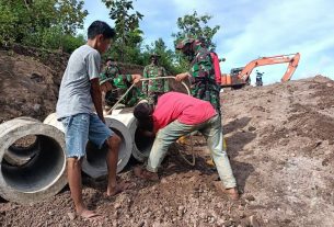 Kaloborasi TNI Dan Warga Membangun Desa Tmmd Ke 111