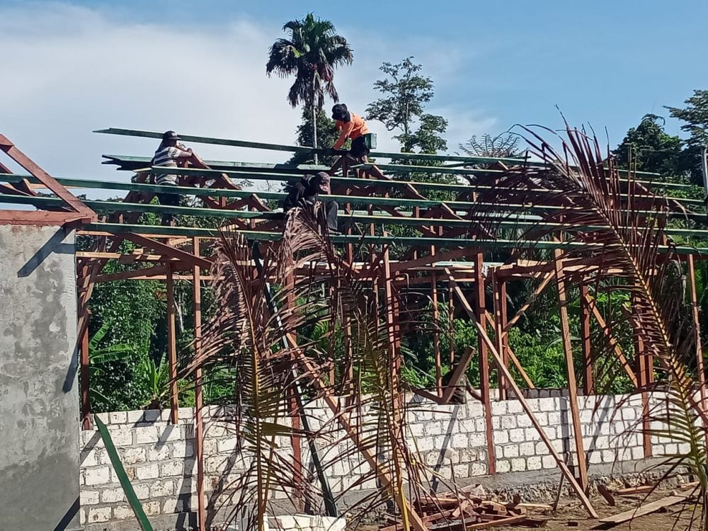 Kecekatan dan Keterampilan Satgas TMMD Picu Semangat Warga