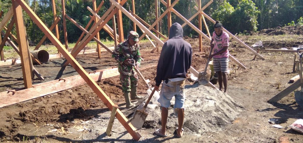 Kegairahan Warga Kampung Dorba Tampak dalam Pra TMMD