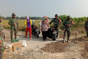 Kompak Dan Penuh Perhatian Para Perangkat Desa Kepada Satgas TMMD Reg. 111 Kodim Pati