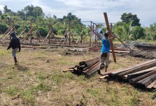 Masyarakat Dengan Sukerela Lahannya Digunakan Untuk Pembuatan Jalan Baru