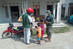 Memberikan Pemahaman Kepada Anak-anak Untuk Selalu Menerapkan Protokol Kesehatan
