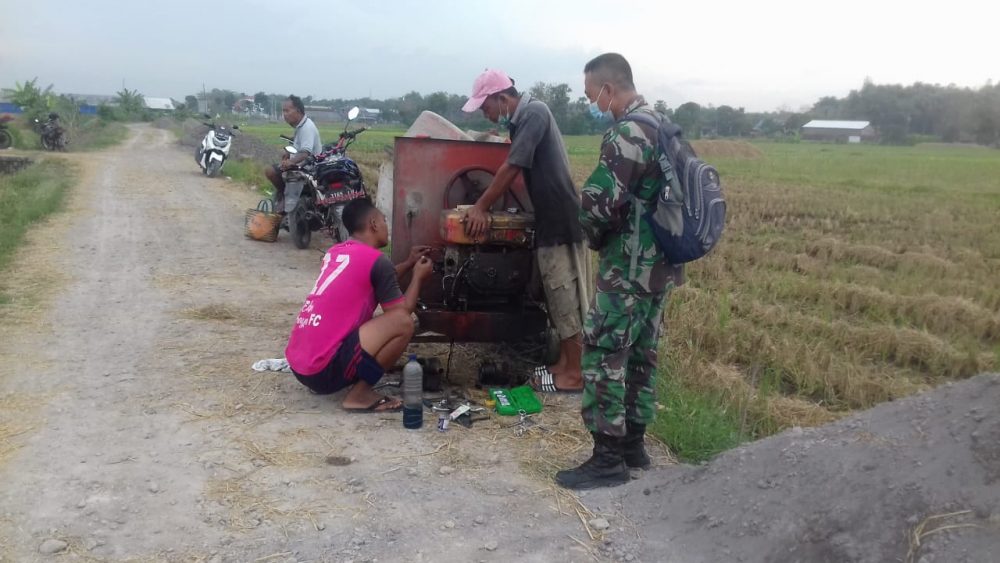 Menghindari Kendala Pekerjaan, Satgas Lakukan Perawatan Pada Mesin Molen