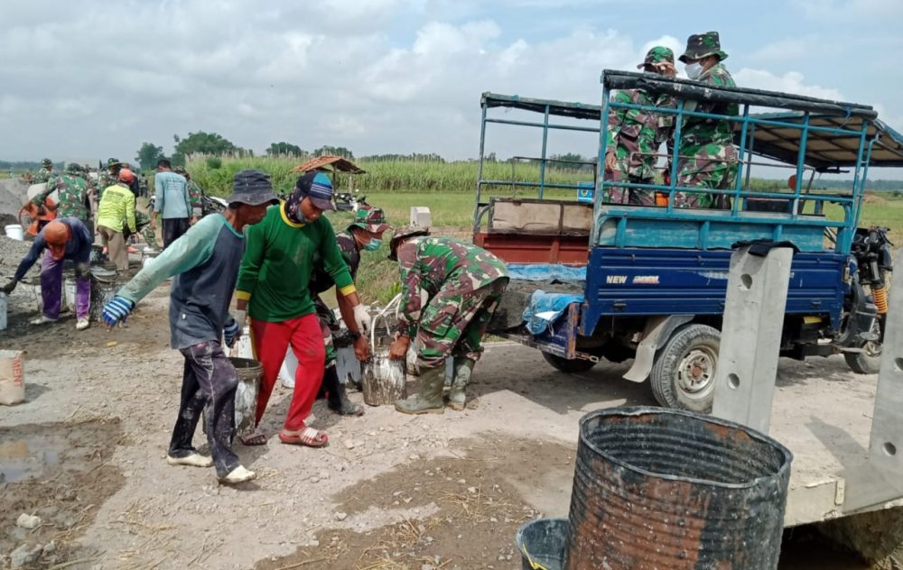 Motor Roda Tiga Terus Beroperasi Langsir Adukan Cor