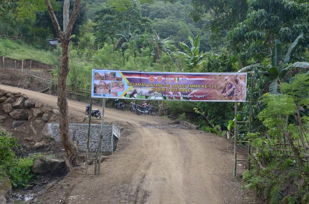 Para Anggota Satgas Rombongan Menuju Lokasi TMMD.