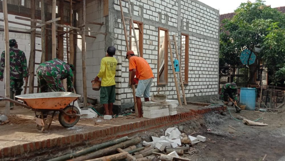 Pekerjaan RTLH Milik Sapari Terus di Kebut