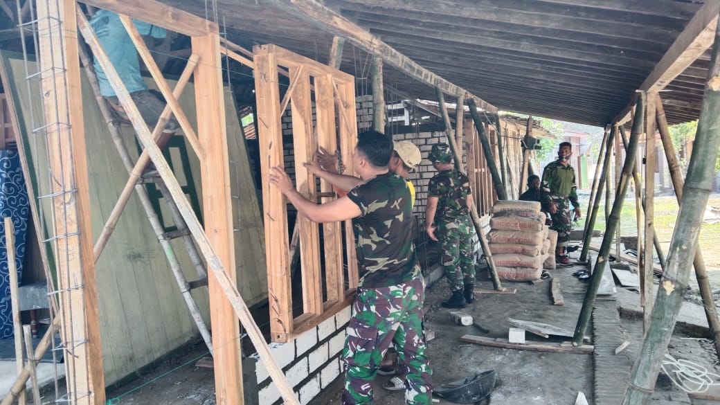 Pemasangan kusen Jendela Dan Pintu Untuk Mempermudah Pekerjaan Selanjutnya