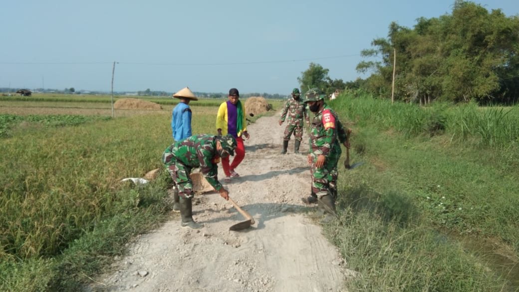 Penimbunan Jalan di Sasaran Pokok TMMD Reg.111 Kodim Pati Terus Dikebut