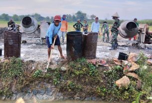 Penting, Tampung Air Untuk Persedian Campuran Pembuatan Adonan Cor Beton