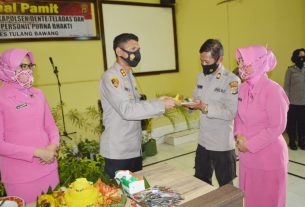 Pesan Kapolres Tulang Bawang Untuk Dua Personelnya Yang Purnabakti