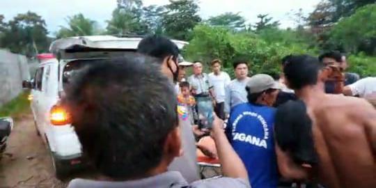 Polsek Limau Bersama Tim Gabungan dan Masyarakat Evakuasi Dua Korban Tenggelam di Pantai Badak