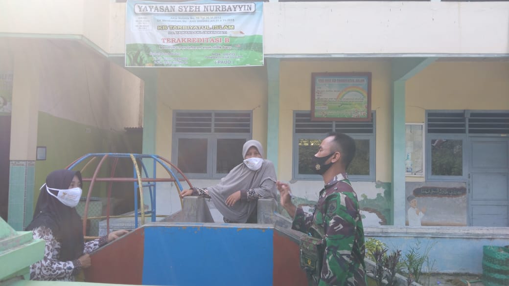 Pra TMMD, Anggota TNI Kodim Pati Bersosialisasi Dengan Warga