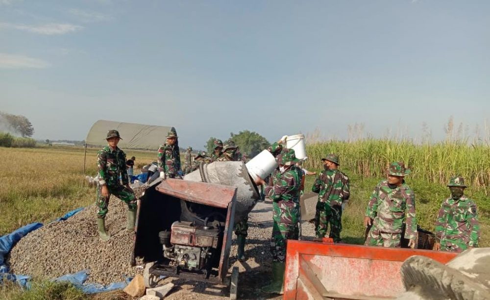 Putaran mesin molen, pacu semangat Satgas TMMD