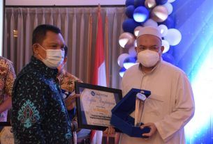 Rektor Darmajaya Dedikasikan Penghargaan Pelopor Beasiswa Penghapal Al-Quran kepada Civitas Academica