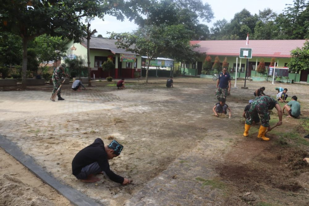 Sarana Olahraga Masuk Sasaran Karya Bakti Kodim 0410/KBL