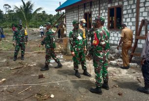 Satgas TMMD Laksanakan Pengabdian di Kampung Dorba Distrik Pantai Timur