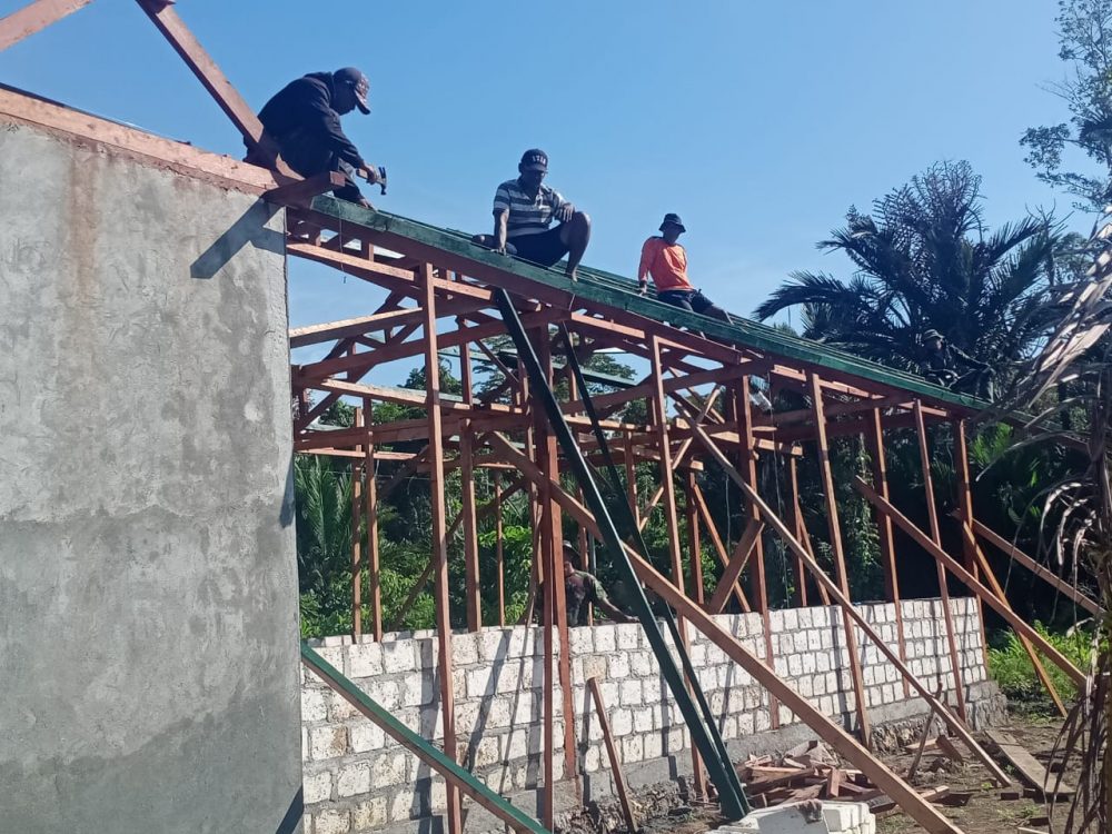 Satgas TMMD dan Warga Tak Peduli Halangan dan Rintangan