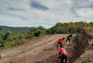 Satgas Tmmd Mempunyai Cara Agar Pembangunan Jalan Tidak Rusak Akibat Aliran Air Hujan