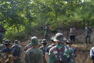 Sebelum Masuk Sasarang TMMD Reg 111 Kodim 1407/Kabupaten Bone Komandan SSK Ambil Apel Pagi