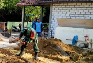 Selain Mahir Menggunakan Senjata, Ternyata TNI Juga Mahir Menggunakan Cangkul di Program TMMD Reg. 111 Kodim Pati
