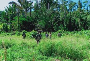 Semangat Babinsa Koramil Pantai Timur Terjang Medan Sulit