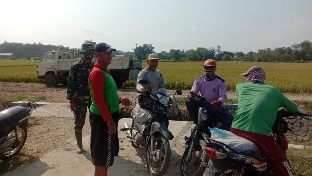 Semangat Pagi, Anggota Satgas dan Warga Siap di Lokasi