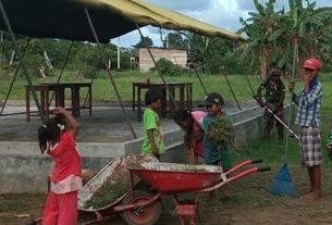 TMMD: Anak-anak Kampung Dorba Terapkan Jiwa Kegotong-royongan