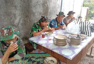 Tak Ada Perbedaan, TNI Dan Warga Nikmati Makan Siang Bersama di Lokasi TMMD