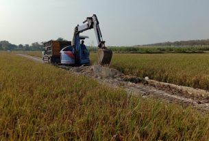 Tanpa Alat Berat Jalan Baru Ini Mustahil Terwujud Sesuai Target