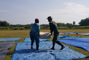 Tinah, Ibu Ini Bisa Mengimbangi Kekuatan Tentara